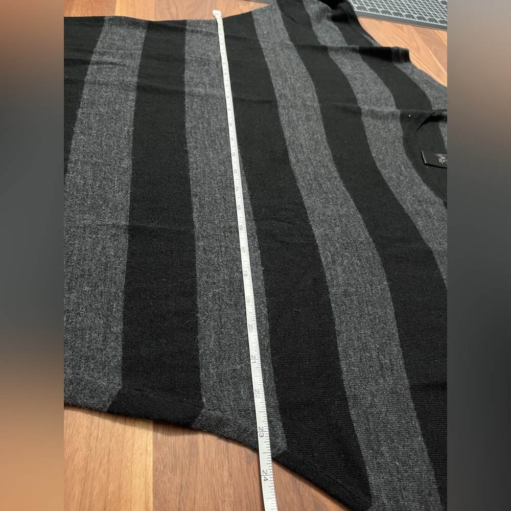 Ann Taylor black and gray tunic sweater - Picture 9 of 9